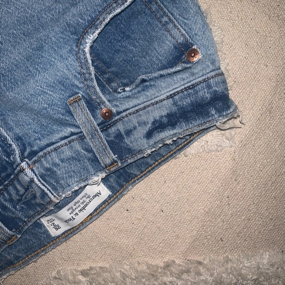 Ultra High Rise 90s Straight Jean Abercrombie denim classic in medium wash boho - Picture 5 of 8